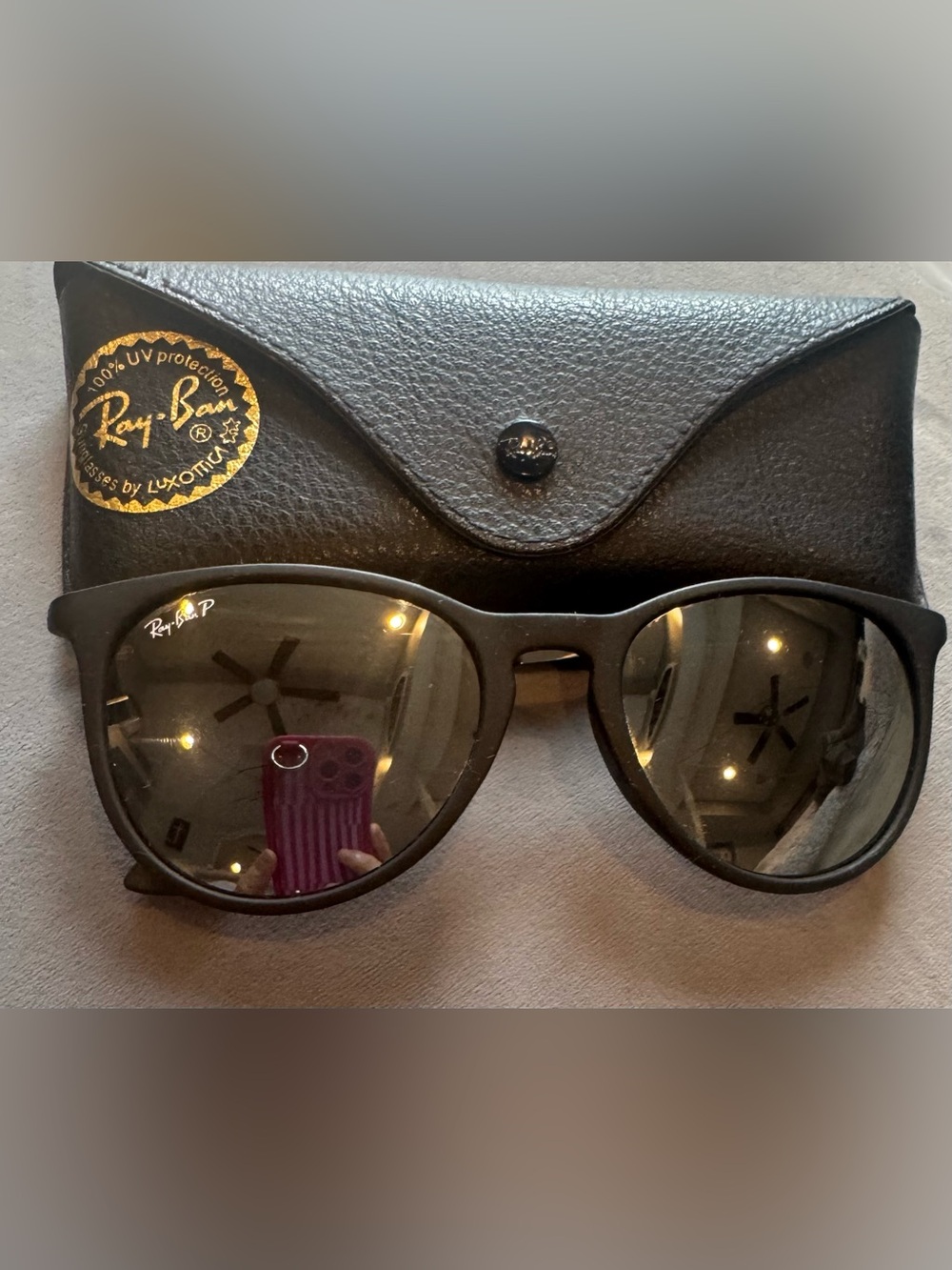 Ray-Ban Black Round Polarized Sunglasses with Black Case